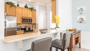 Microwave, oven, stovetop, dishwasher - The Perfect Villa With a Beautiful Private Pool, Orlando Villa 5462 (Kissimmee)