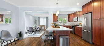 Stylish Beach Home near Stamford Downtown/Beach