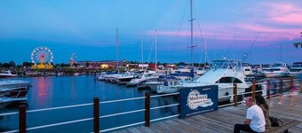 Stylish Beach Home near Stamford Downtown/Beach