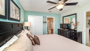 6 bedrooms, laptop workspace, free WiFi, bed sheets