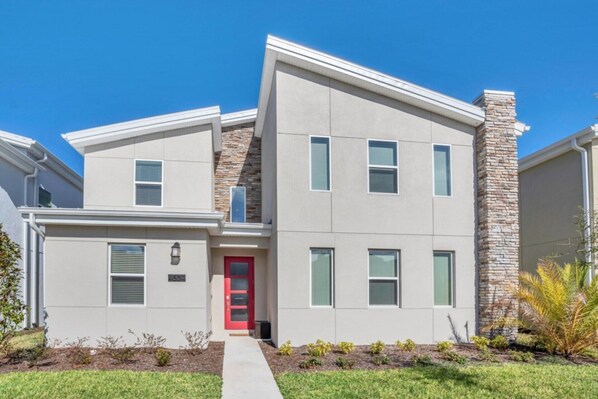 Exterior - At Last You can Rent the Perfect Luxury Mansion on Storey Lake Resort, Minutes From Disney World, Orlando Mansion 5040 (Kissimmee)