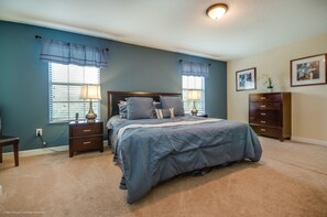 6 bedrooms, laptop workspace, WiFi, bed sheets