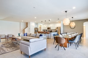 Flat-screen TV - Rent a Luxury Mansion on Solterra Resort, Minutes From Disney, Orlando Mansion 2777 (Davenport)
