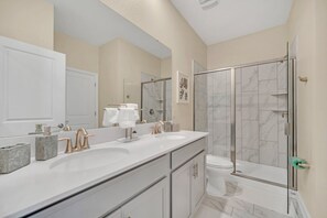Villa (Multiple Bedrooms) | Équipement de l’hébergement