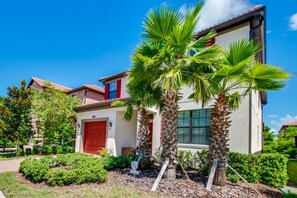 Exterior - Rent a Luxury Villa on Solterra Resort, Minutes From Disney, Orlando Villa 2754 (Davenport)