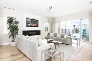 Living area - Picture Renting Your Own Luxury Villa on the Exclusive Reunion Resort, Close to Disney , Orlando Townhome 5503 (Kissimmee)