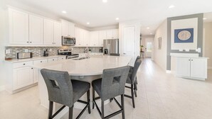 Microwave, oven, stovetop, dishwasher - Rent Your Own Orlando Villa With Large Private Pool on Encore Resort at Reunion, Orlando Villa 4492 (Kissimmee)