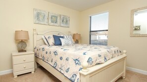6 habitaciones y espacio para trabajar con laptop 