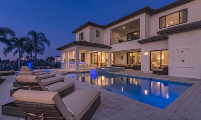 Perfect 8 Bedroom Villa on Reunion Resort and Spa, Orlando Mansion 4600