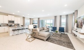 Fernseher, Videospielkonsole, Tischfußball