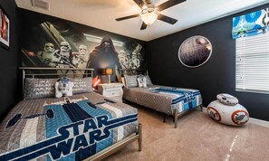 8 bedrooms, laptop workspace, bed sheets