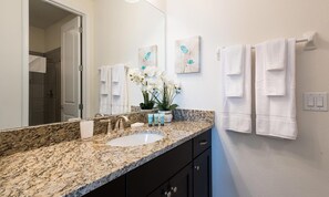 6 bedrooms, laptop workspace, bed sheets - Ultimate 5 Star Villa With Private Pool on Encore Resort at Reunion, Orlando Villa 4388 (Kissimmee)