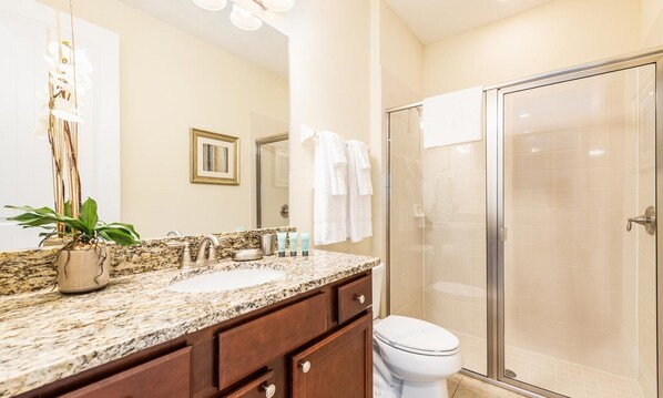 Bathroom - Rent Your Own Orlando Villa With Large Private Pool on Encore Resort at Reunion, Orlando Villa 4710 (Kissimmee)