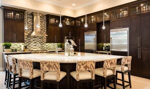 Mikrowelle, Ofen, Herdplatte, Geschirrspüler