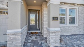 Exterior detail - You Have Found the Ultimate Luxury 10 Bedroom Villa on Encore Resort at Reunion, Orlando Villa 3639 (Kissimmee)