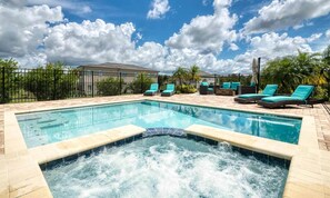 Outdoor pool - Rent the Perfect 5 Bedroom Villa on Reunion Resort and Spa, Orlando Villa 4752 (Kissimmee)