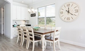 Dining - Rent the Perfect 5 Bedroom Villa on Reunion Resort and Spa, Orlando Villa 4752 (Kissimmee)