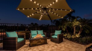Terrace/patio - Rent the Perfect 5 Bedroom Villa on Reunion Resort and Spa, Orlando Villa 4752 (Kissimmee)