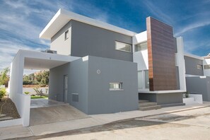 Property amenity - Your Beautiful Holiday Villa in Protaras and Close to the Beach, Protaras Villa 1567 (Paralimni)