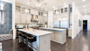 Private kitchen - Rent This Luxury 5 Star Villa on Reunion Resort and Spa, Orlando Villa 4737 (Kissimmee)