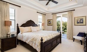 5 habitaciones, espacio para trabajar con laptop y ropa de cama 