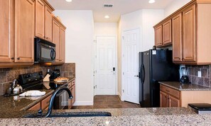 微波爐、烤箱、爐台、洗碗機