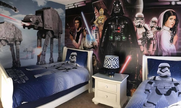 5 bedrooms, laptop workspace, bed sheets