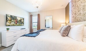 5 bedrooms, laptop workspace, bed sheets - Rent the Perfect 5 Bedroom Villa on Encore Resort at Reunion, Orlando Villa 4520 (Kissimmee)