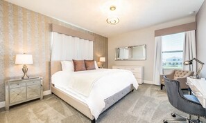 5 bedrooms, laptop workspace, bed sheets - Rent the Perfect 5 Bedroom Villa on Encore Resort at Reunion, Orlando Villa 4520 (Kissimmee)