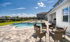 Outdoor pool - Rent the Perfect 5 Bedroom Villa on Encore Resort at Reunion, Orlando Villa 4520 (Kissimmee)