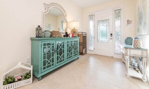 6 間臥室、筆電工作空間、床單