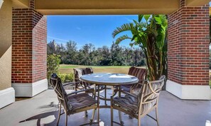 Outdoor dining - Ultimate 3 Bedroom Condo on Reunion Resort and Spa, Orlando Condo 4647 (Kissimmee)