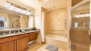 Unclassified image, 4 of 17, button - Ultimate 3 Bedroom Condo on Reunion Resort and Spa, Orlando Condo 4640 (Kissimmee)