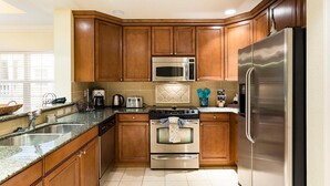 Microwave, oven, stovetop, dishwasher - Ultimate 3 Bedroom Condo on Reunion Resort and Spa, Orlando Condo 4592 (Kissimmee)
