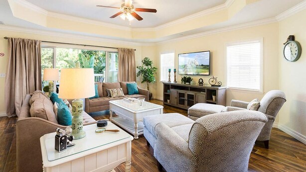Living room - Ultimate 3 Bedroom Condo on Reunion Resort and Spa, Orlando Condo 4592 (Kissimmee)