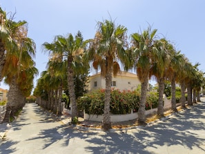 Villa (5 Bedrooms) | Property amenity