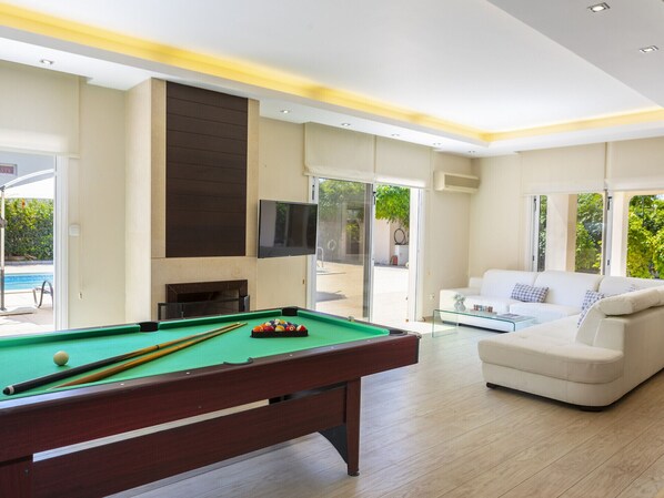 Villa (5 Bedrooms) | Property amenity