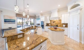 Microondas, horno, parrilla de estufa y lavavajillas 