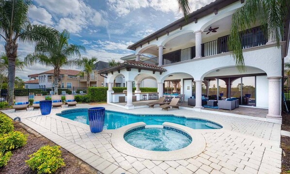 Alberca al aire libre 