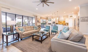 Televisión, reproductor de DVD y oficina 