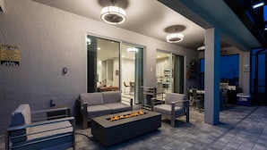 Terrace/patio - Rent Your Own Orlando Villa With Large Private Pool on Encore Resort at Reunion, Orlando Villa 4463 (Kissimmee)