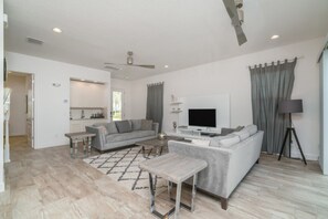 Villa (5 Bedrooms) | Servicio de la propiedad