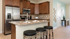 Micro-ondas, fogão, cooktop, lava-louças