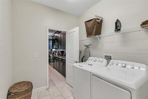 Villa (5 Bedrooms) | Property amenity