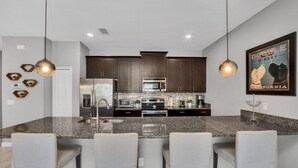 Micro-ondas, fogão, cooktop, lava-louças
