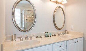 Bathroom - Ultimate 5 Star Villa With Private Pool on Reunion Resort and Spa, Orlando Villa 4565 (Kissimmee)