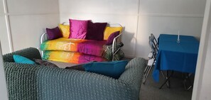 Interior - Golden Mt Rest Townside, 6 Guest's (Mount Morgan)