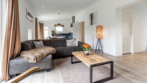 TV, fireplace - Schaelsbergerbosch - Fireplace (Bemelen)