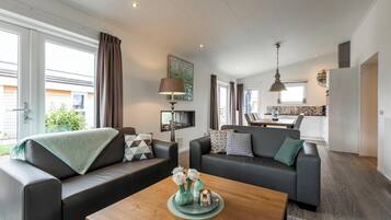 Televisie en een open haard