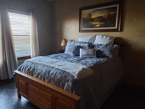 2 bedrooms, iron/ironing board, travel cot, free WiFi